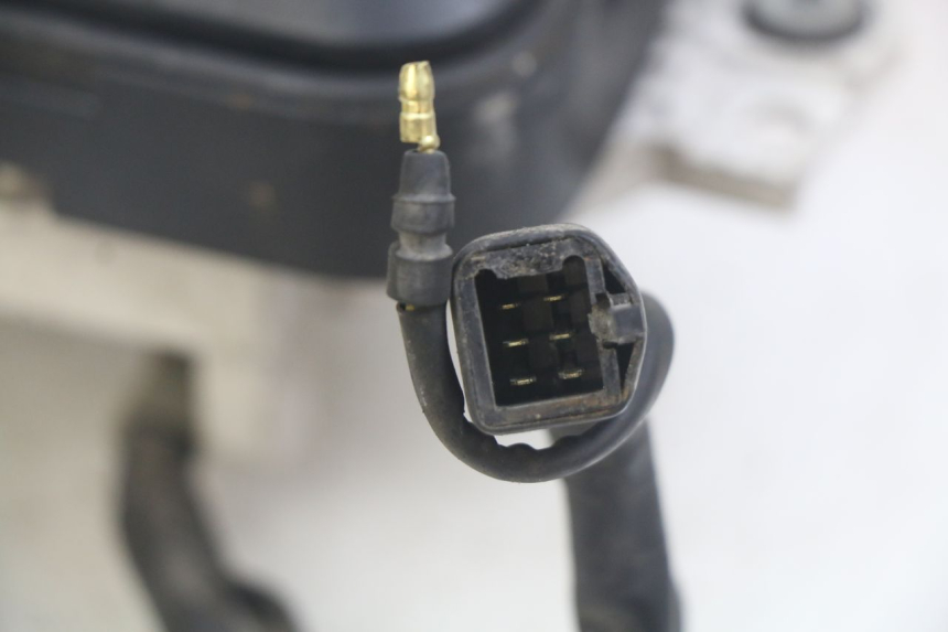 photo de SPEEDOMETER HONDA CBR F SC25 1000 (1989 - 1992) - Technical close-up