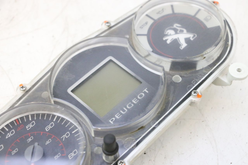 photo de SPEEDOMETER PEUGEOT CITYSTAR 2T 50 (2018 - 2021) - Fixing points details