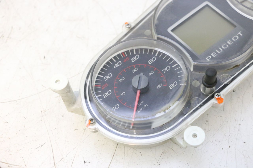 photo de SPEEDOMETER PEUGEOT CITYSTAR 2T 50 (2018 - 2021) - Surface and material condition