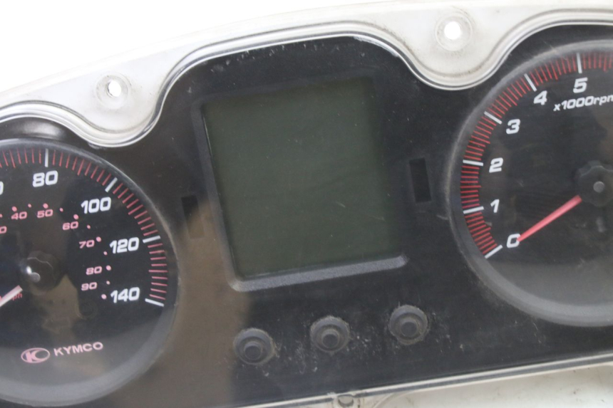 photo de SPEEDOMETER KYMCO DINK STREET 125 (2009 - 2014) - Alternative perspective