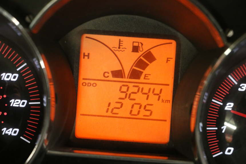 photo de SPEEDOMETER KYMCO DINK STREET 125 (2009 - 2014) - Alternative perspective