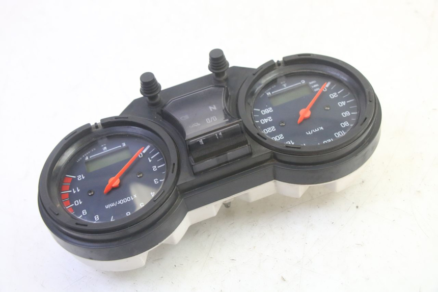 photo de SPEEDOMETER SUZUKI DL V STROM 1000 (2002 - 2007) - Surface and material condition