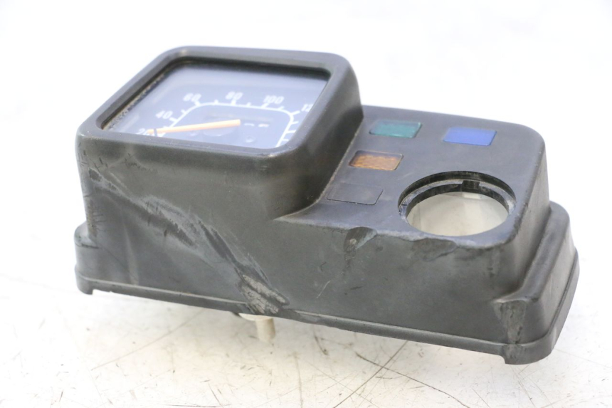 photo de SPEEDOMETER SUZUKI DR S 600 (1985 - 1989) - Alternative perspective