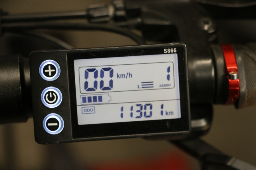 photo de SPEEDOMETER URBANGLIDE E-CROSS PRO 1 - Component detail