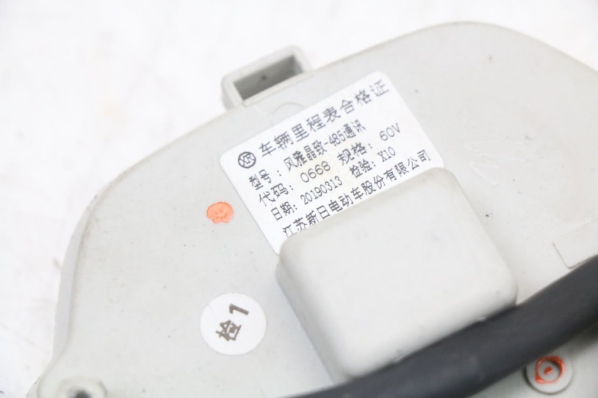 photo de SPEEDOMETER WAYSCRAL E-START 1 (2018 - 2022) - Surface and material condition