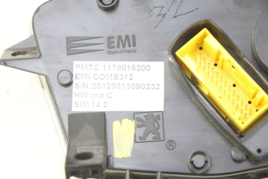 photo de SPEEDOMETER PEUGEOT E-VIVACITY 1 (2012 - 2018) - Zoom on usage condition