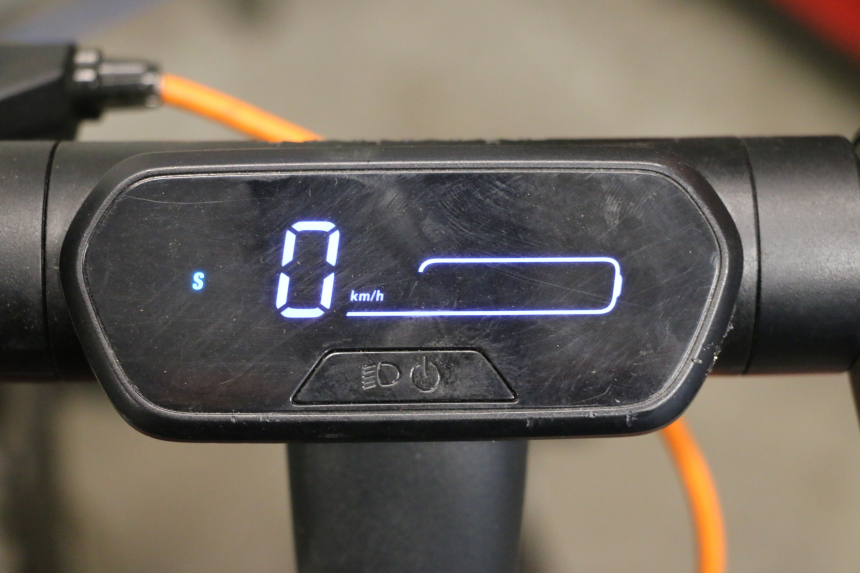 photo de SPEEDOMETER SEGWAY NINEBOT E2 1 - Zoom on usage condition