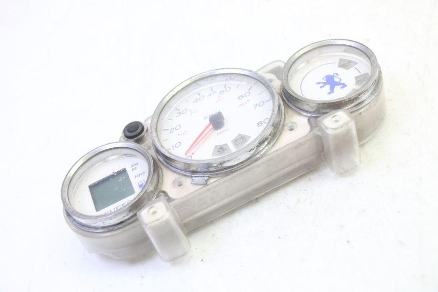 photo de SPEEDOMETER PEUGEOT ELYSTAR 50 (2002 - 2014) - Fixing points details