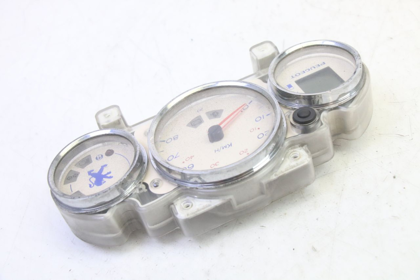 photo de SPEEDOMETER PEUGEOT ELYSTAR 50 (2002 - 2014) - Fixing points details