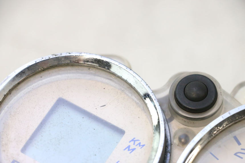 photo de SPEEDOMETER PEUGEOT ELYSTAR 50 (2002 - 2014) - High-resolution close-up