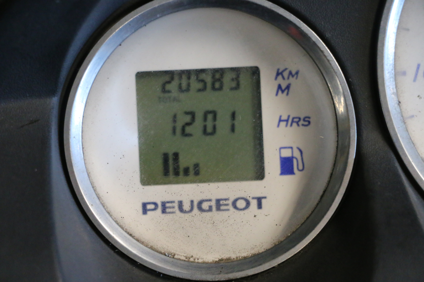 photo de SPEEDOMETER PEUGEOT ELYSTAR 50 (2002 - 2014) - Technical close-up