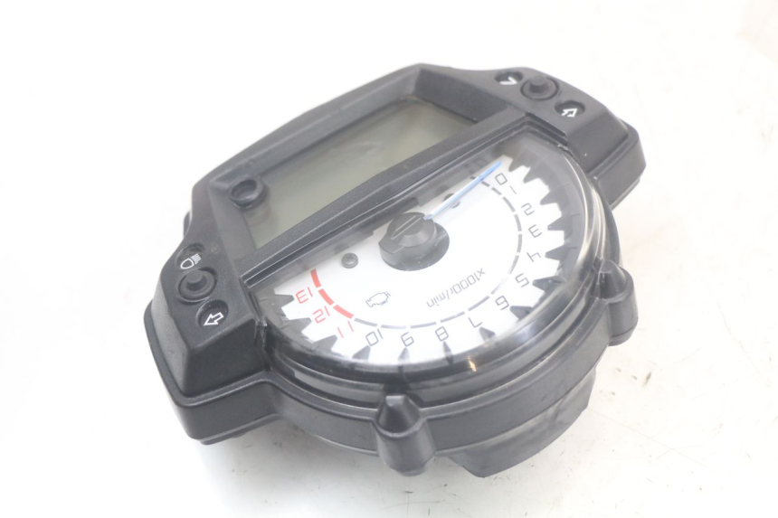 photo de SPEEDOMETER KAWASAKI ER-6 ER6 N 650 (2012 - 2016) - Surface and material condition