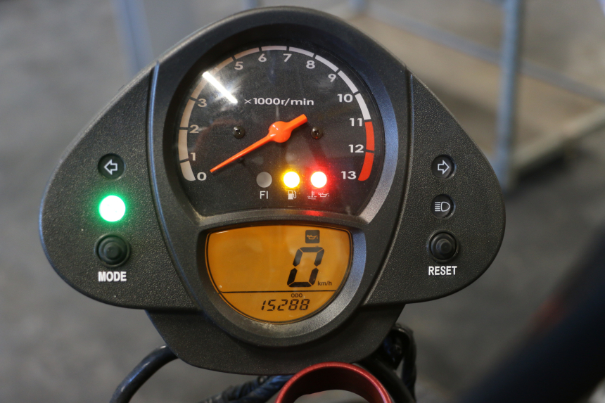 photo de SPEEDOMETER KAWASAKI ER-6 ER6 N 650 (2005 - 2009) - Zoom on usage condition