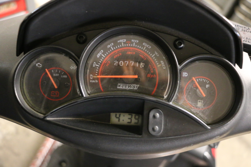 photo de SPEEDOMETER KEEWAY F-ACT FACT EVO 50 (2020 - 2026) - Zoom on usage condition