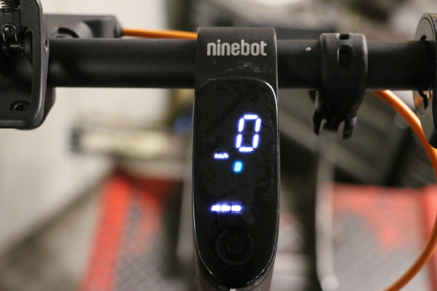 photo de SPEEDOMETER SEGWAY NINEBOT F40E 1 - Zoom on usage condition