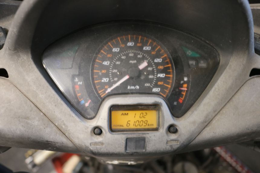 photo de SPEEDOMETER HONDA FES PANTHEON 125 (2003 - 2007) - Component detail