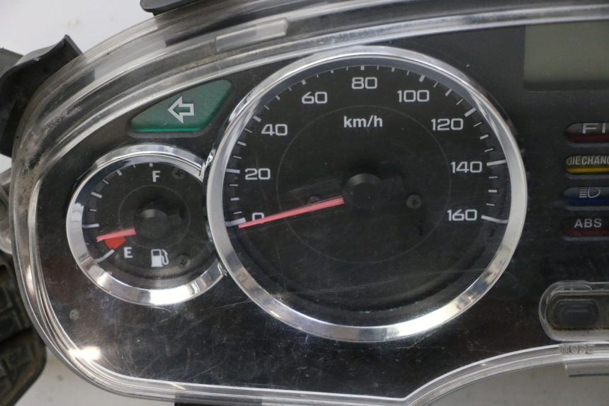 photo de SPEEDOMETER HONDA FES S-WING SWING ABS 125 (2007 - 2015) - Used quality zoom