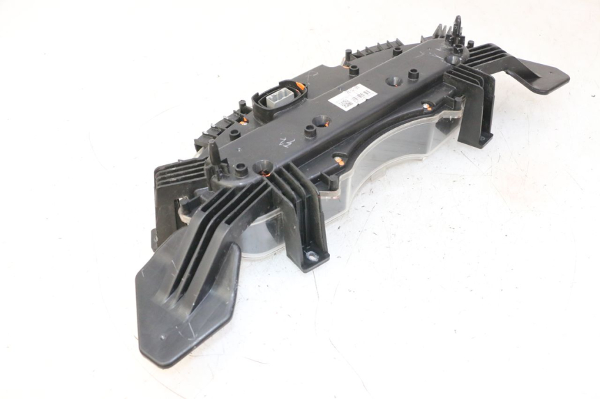 photo de SPEEDOMETER HONDA FES S-WING SWING ABS 125 (2007 - 2015) - Surface and material condition