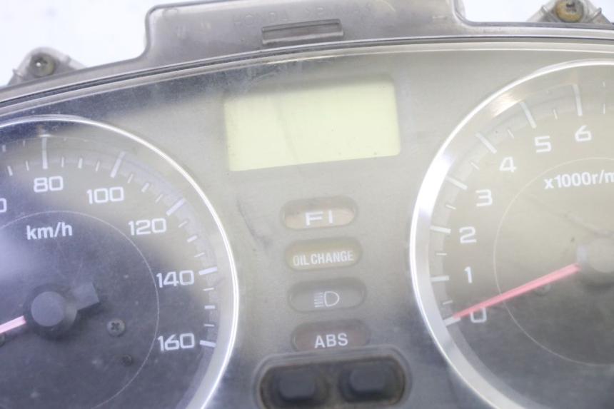 photo de SPEEDOMETER HONDA FES S-WING SWING ABS 125 (2007 - 2015) - Zoom on usage condition