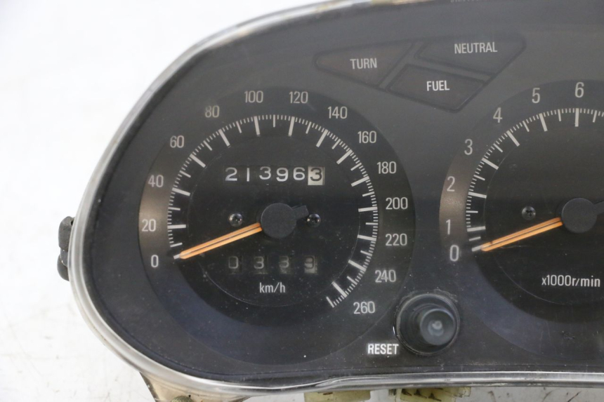 photo de SPEEDOMETER YAMAHA FJ 36Y 1100 (1984 - 1985) - Focus on structure