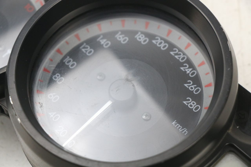 photo de SPEEDOMETER YAMAHA FJR ABS 1300 (2006 - 2012) - Zoom on usage condition