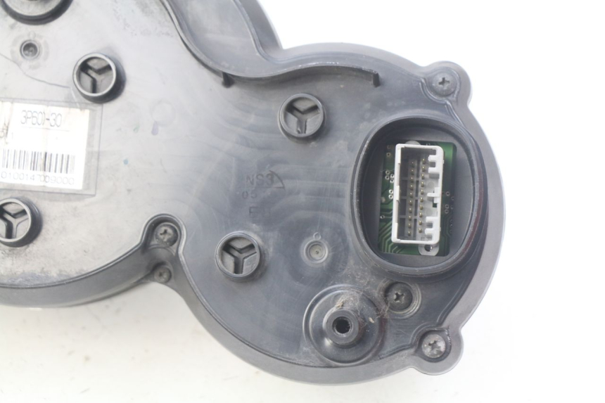 photo de SPEEDOMETER YAMAHA FJR ABS 1300 (2006 - 2012) - Alternative perspective