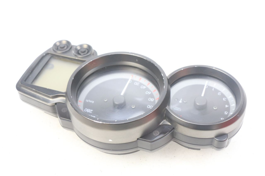 photo de SPEEDOMETER YAMAHA FJR ABS 1300 (2006 - 2012) - Surface and material condition