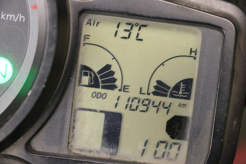 photo de SPEEDOMETER YAMAHA FJR ABS 1300 (2006 - 2012) - Focus on structure