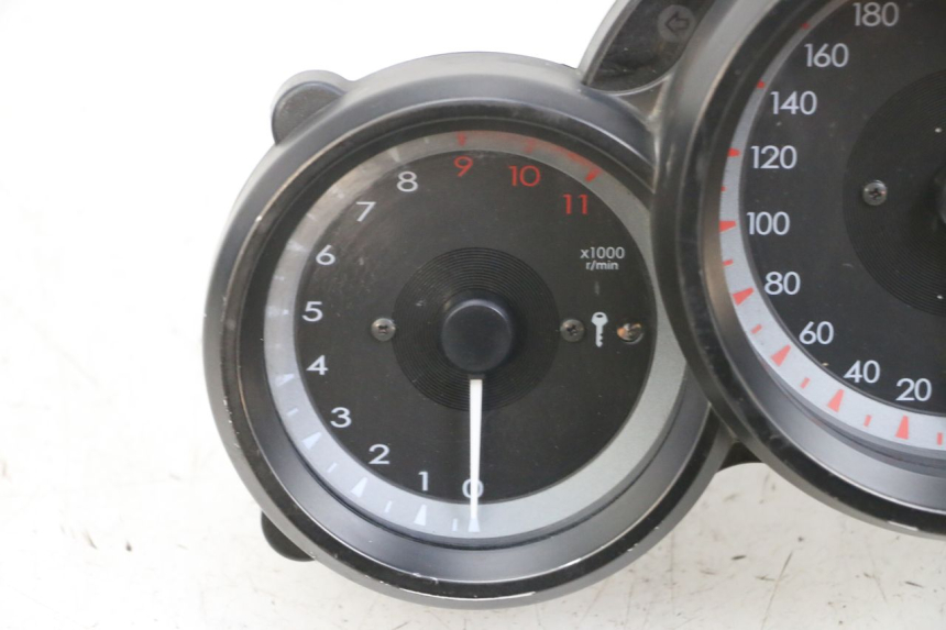 photo de SPEEDOMETER YAMAHA FJR ABS 1300 (2006 - 2012) - Alternative angle