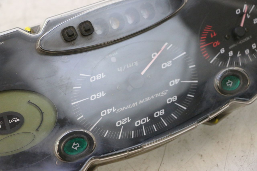 photo de SPEEDOMETER HONDA FJS SILVER WING SILVERWING 400 (2005 - 2008) - Alternative perspective