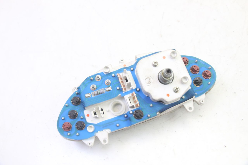 photo de SPEEDOMETER PIAGGIO FLY 2T 50 (2004 - 2017) - Surface and material condition