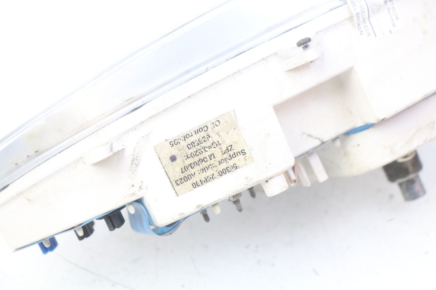 photo de SPEEDOMETER PIAGGIO FLY 100 (2006 - 2010) - Fixing points details