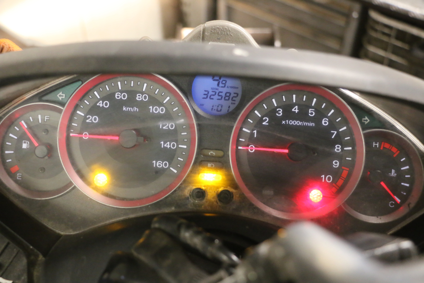 photo de SPEEDOMETER HONDA FORZA ABS 300 (2013 - 2017) - Zoom on usage condition