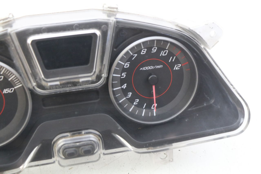 photo de SPEEDOMETER HONDA FORZA 125 (2015 - 2016) - High-resolution close-up