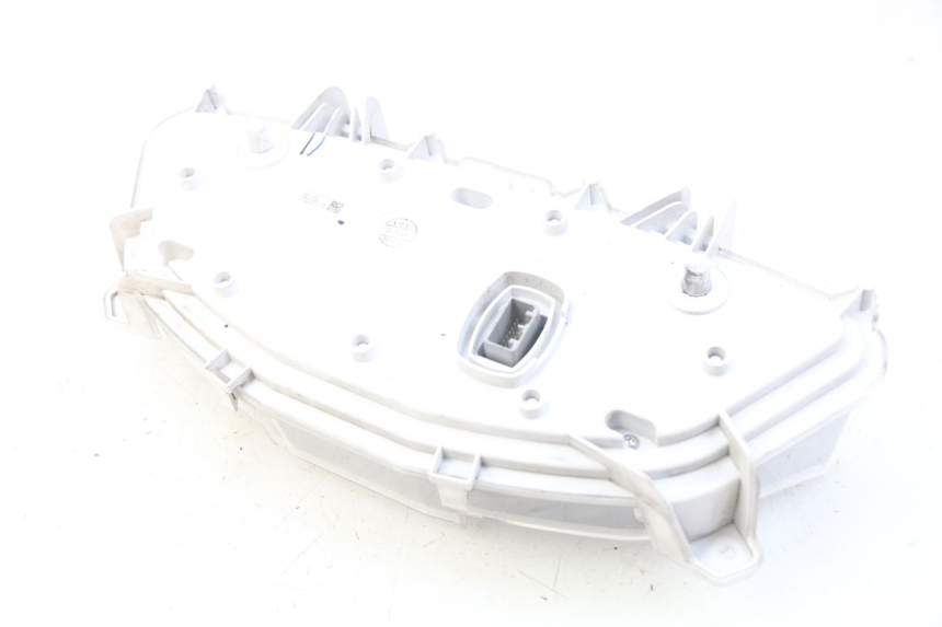 photo de SPEEDOMETER HONDA FORZA 125 (2015 - 2016) - Surface and material condition