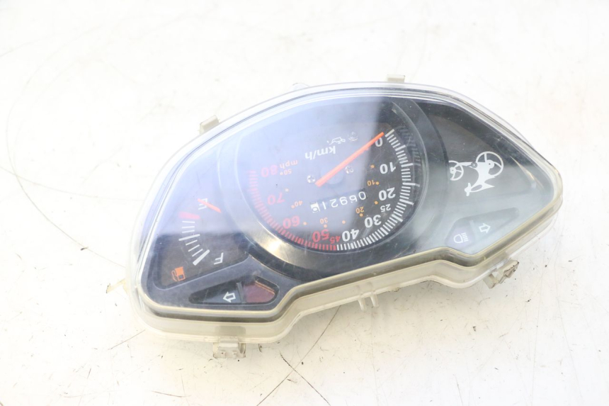 photo de SPEEDOMETER VASTRO GP 2T 50 (2013 - 2017) - Surface and material condition