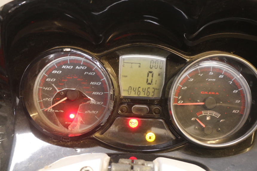 photo de SPEEDOMETER GILERA GP 800 (2007 - 2013) - High-resolution close-up