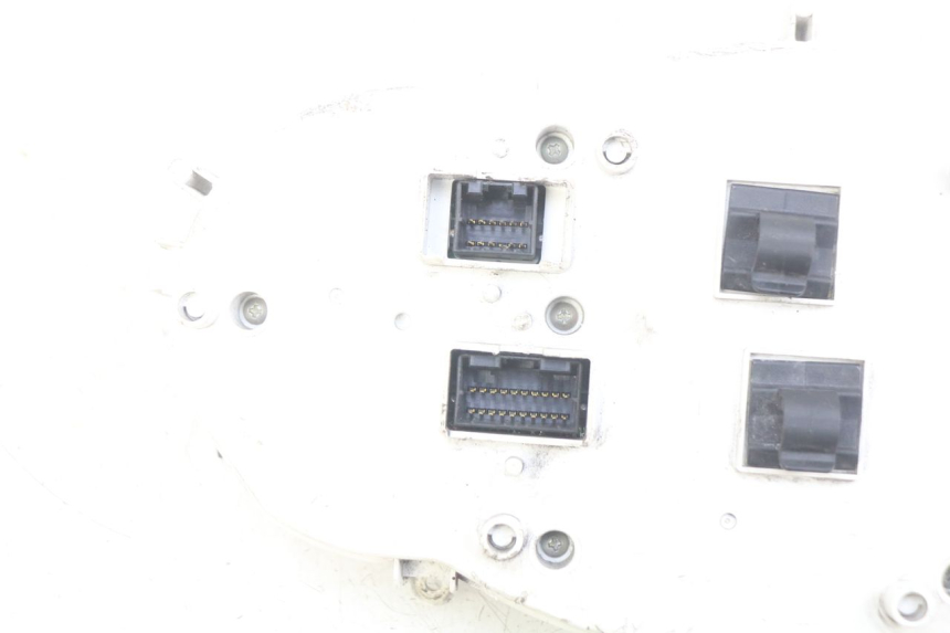 photo de SPEEDOMETER GILERA GP 800 (2007 - 2013) - Surface and material condition