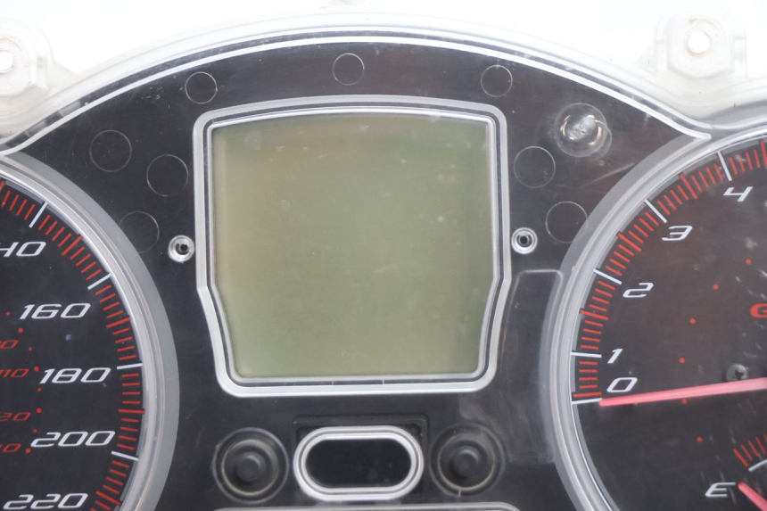 photo de SPEEDOMETER GILERA GP 800 (2007 - 2013) - Alternative perspective