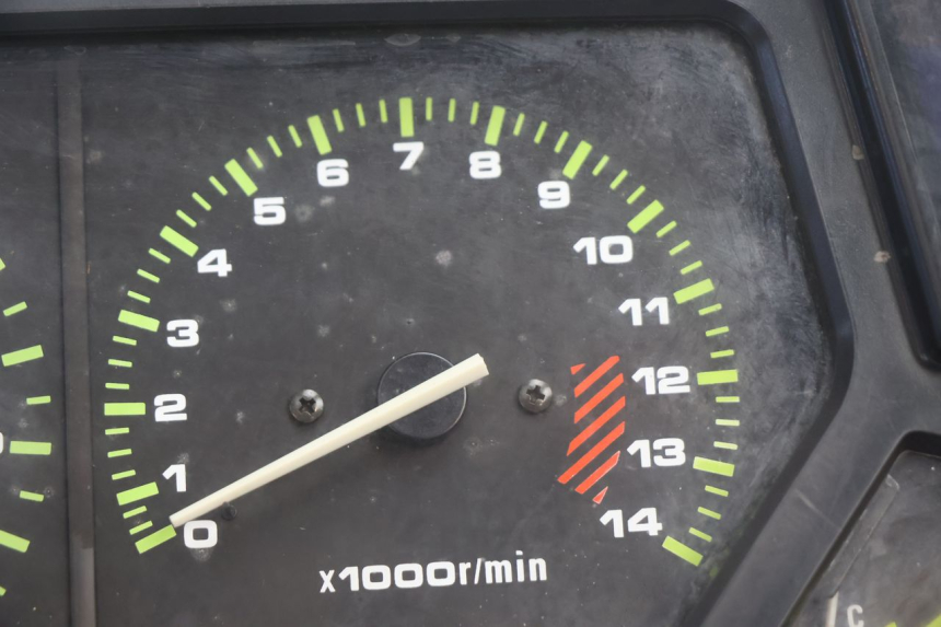photo de SPEEDOMETER KAWASAKI GPX F ZX750F 750 (1986 - 1990) - Technical close-up
