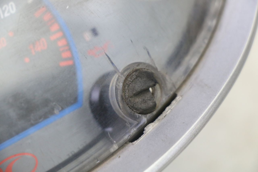 photo de SPEEDOMETER KYMCO GRAND DINK 125 (2008 - 2014) - Fixing points details
