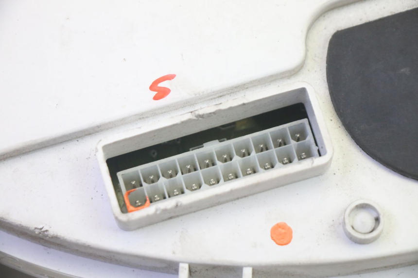 photo de SPEEDOMETER SYM GTS EVO 125 (2009 - 2013) - Distinctive features