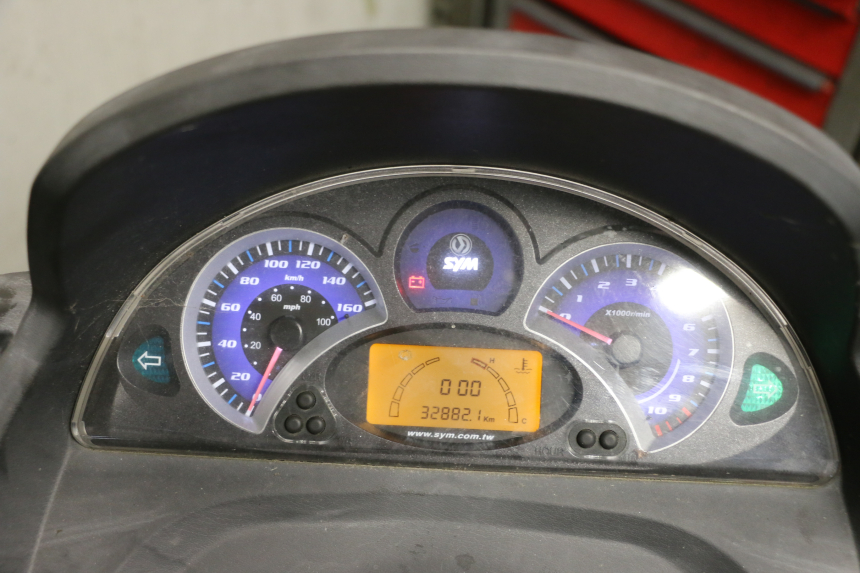 photo de SPEEDOMETER SYM GTS EVO 125 (2009 - 2013) - Zoom on usage condition