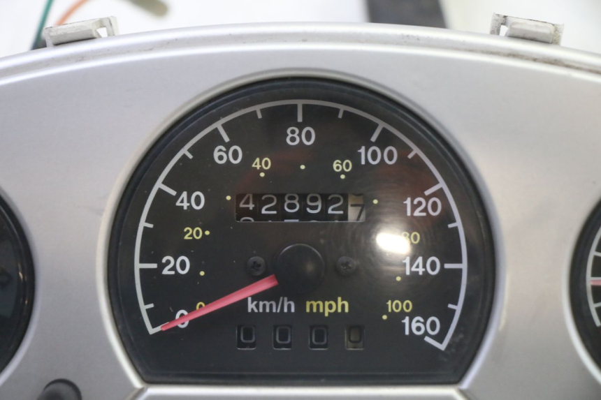 photo de SPEEDOMETER DAELIM HISTORY 125 (2001 - 2002) - Zoom on usage condition