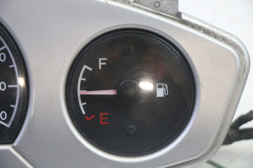 photo de SPEEDOMETER DAELIM HISTORY 125 (2001 - 2002) - Alternative perspective