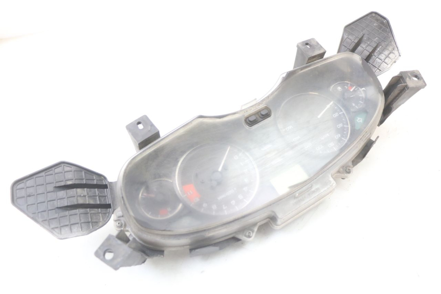 photo de SPEEDOMETER HONDA FES S-WING SWING 125 (2007 - 2015) - Fixing points details