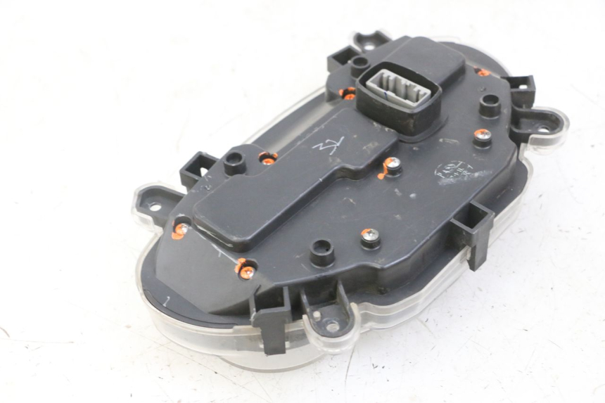 photo de SPEEDOMETER PIAGGIO IE MP3 YOURBAN 300 (2011 - 2016) - Technical close-up