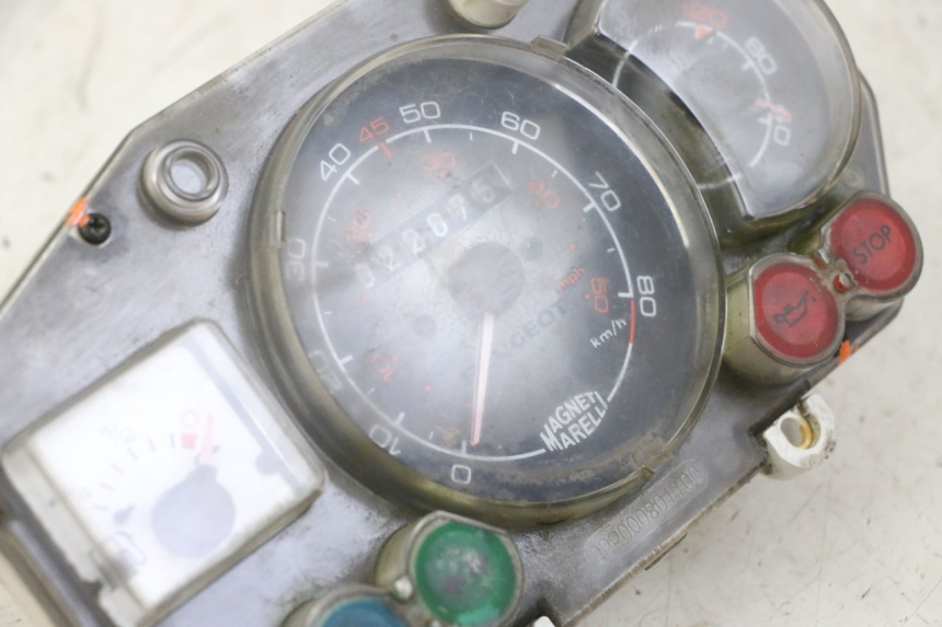 photo de SPEEDOMETER PEUGEOT JET FORCE CARBU 50 (2003 - 2016) - Surface and material condition