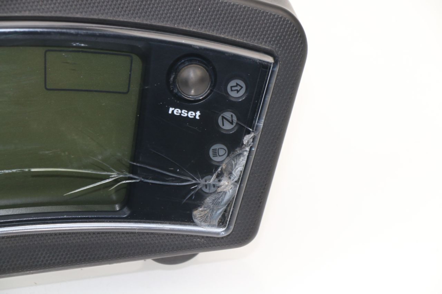 photo de SPEEDOMETER KAWASAKI ER-6 ER6 F 650 (2009 - 2011) - Fixing points details