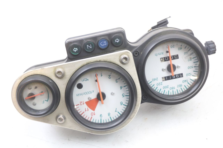 photo de SPEEDOMETER KAWASAKI ZR7 ZR-7 S 750 (1999 - 2004) - Fixing points details